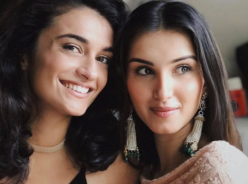 Tara Sutaria twin sister Pia Sutaria